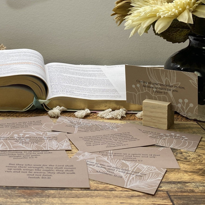 Calming Prayers Pocket-Sized Scripture Cards
